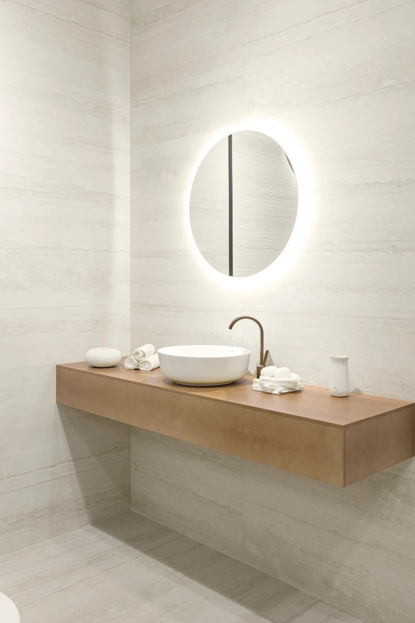 Cersaie 2022 - Pure Travertine Ivory - Spa amb02 - R3255R+P9155R
