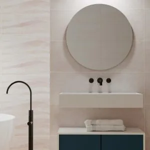 Silkstone - Bathroom with light marble look on wall, Pamesa