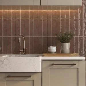 ORIGIN ELEGANZA - Kitchen with brown colored tile on backsplash, Pamesa