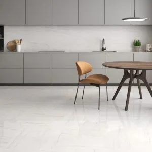 Montebianco - Kitchen and dining room with white concrete look floor, Pamesa