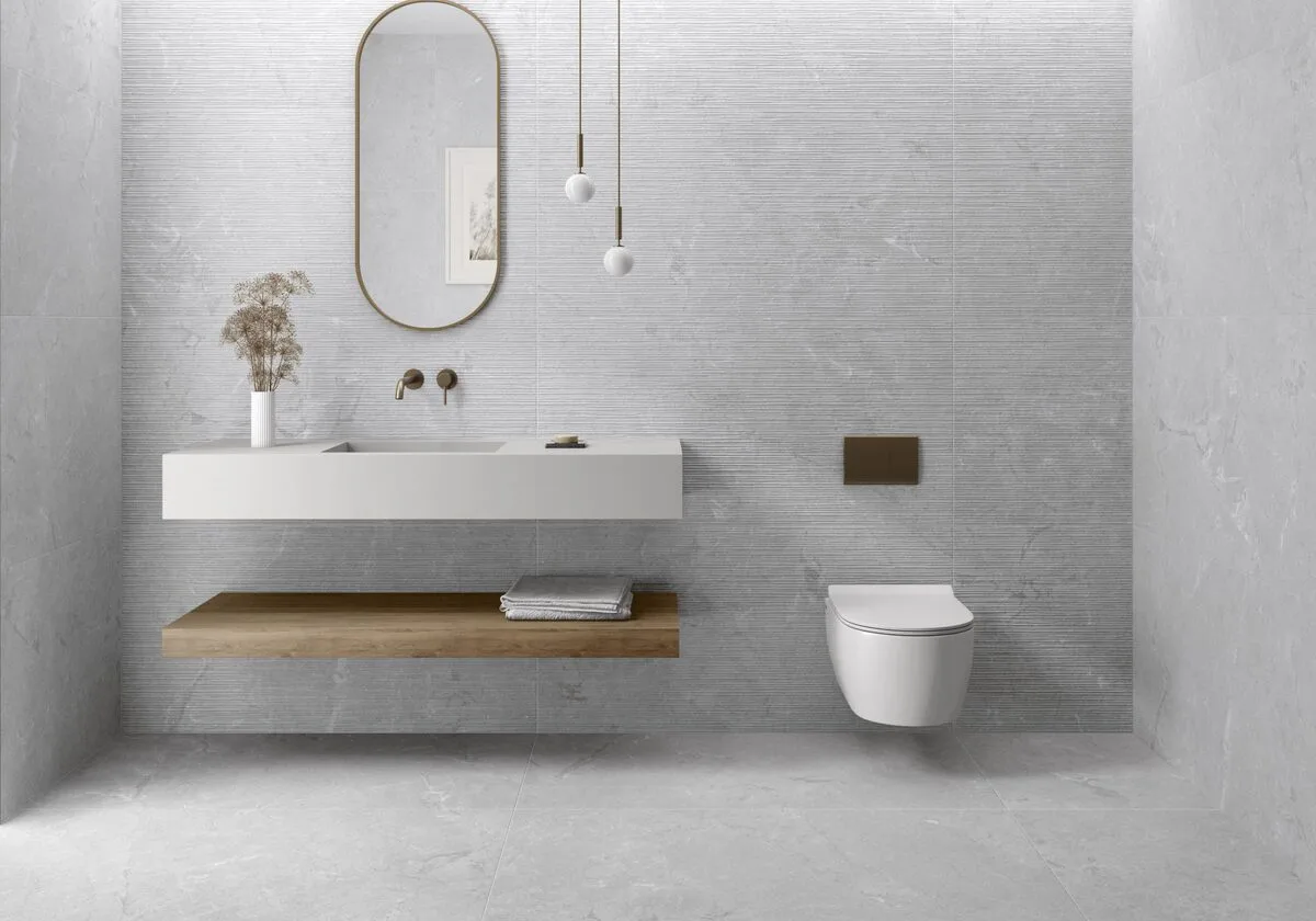 Constanza - Bathroom with light concrete look on floor and wall, Pamesa