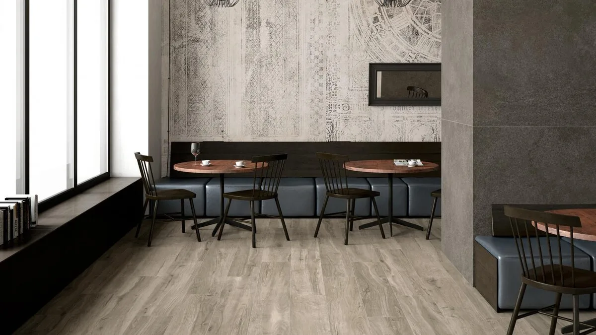 CR. Rovere - Restaurant and hospitality with light wood look and grey concrete look on floor and wall, Pamesa