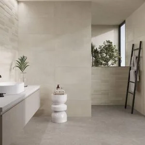 Dosso - Bathroom with light concrete look on floor and wall, Pamesa