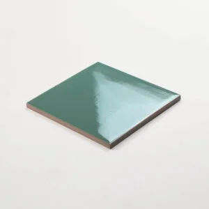 Mystic Jade Glossy - colour & design look wall tile in green, Aleluia